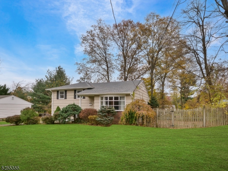 69 Intervale Rd Property Photo 3