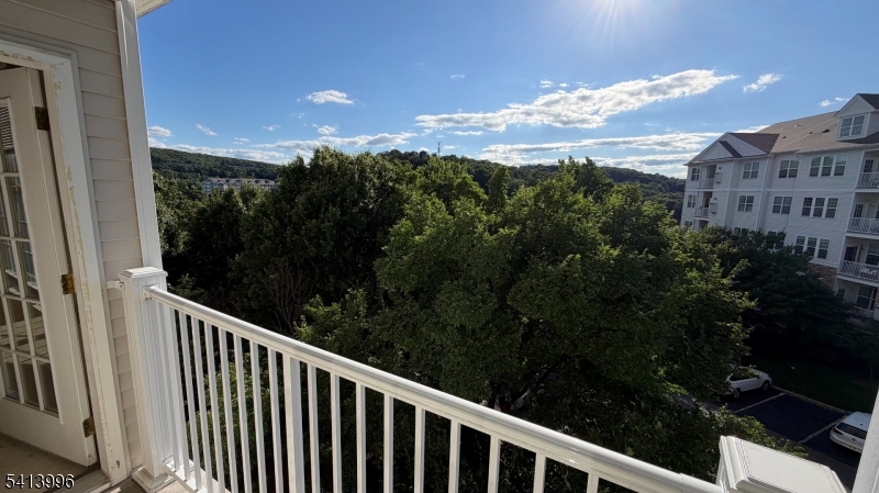 2411 Ramapo Ct Property Photo 18