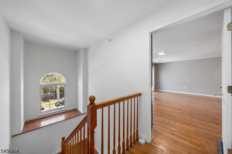 128 Lincoln Ave Property Photo 4