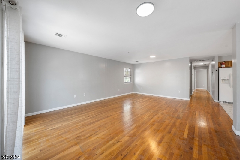 128 Lincoln Ave Property Photo 5