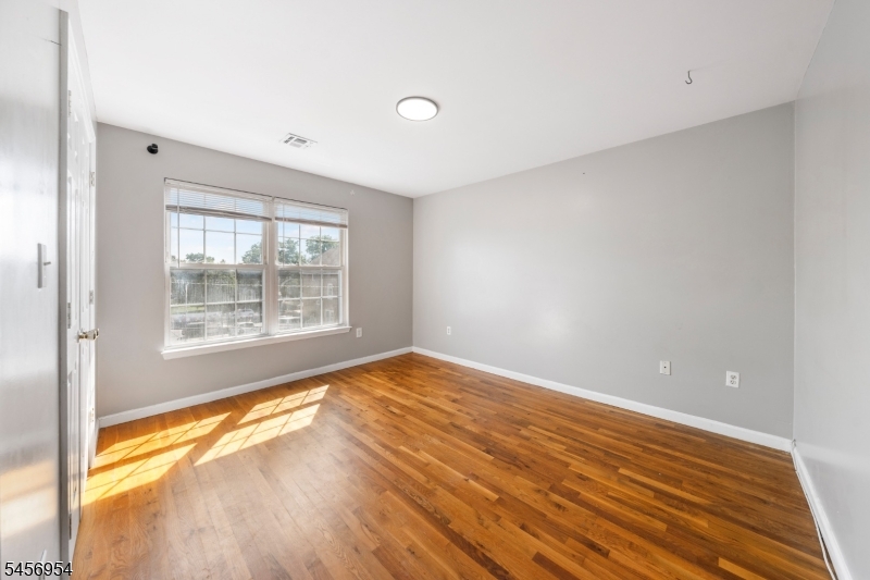 128 Lincoln Ave Property Photo 17