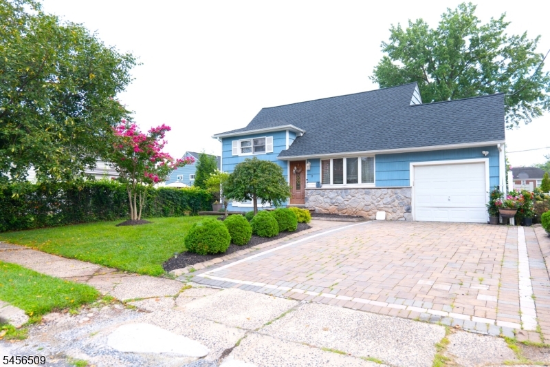 11 Mastogen Dr Property Photo 2