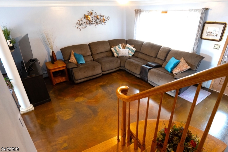 11 Mastogen Dr Property Photo 8