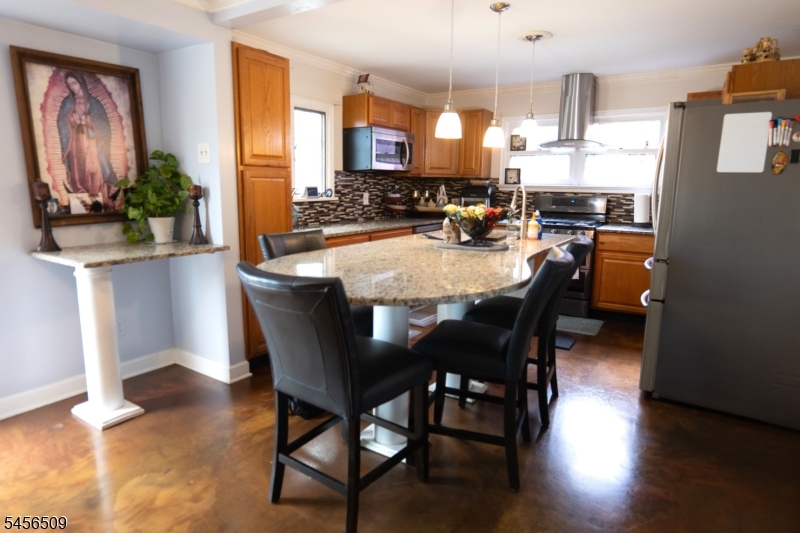 11 Mastogen Dr Property Photo 12