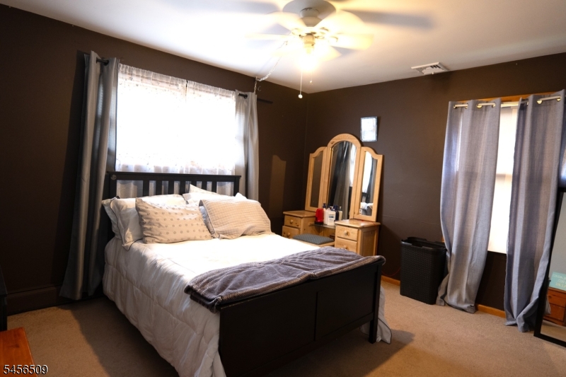 11 Mastogen Dr Property Photo 16