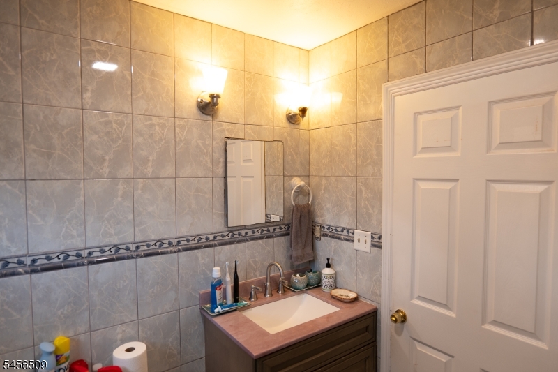 11 Mastogen Dr Property Photo 21