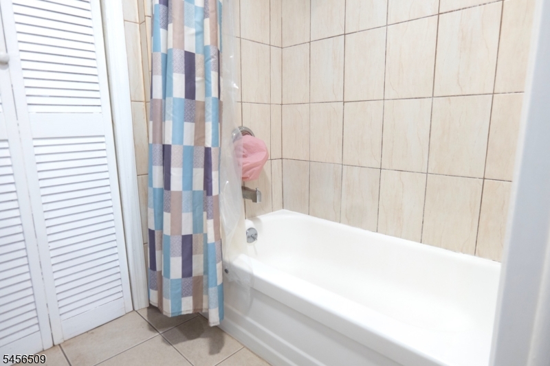 11 Mastogen Dr Property Photo 32