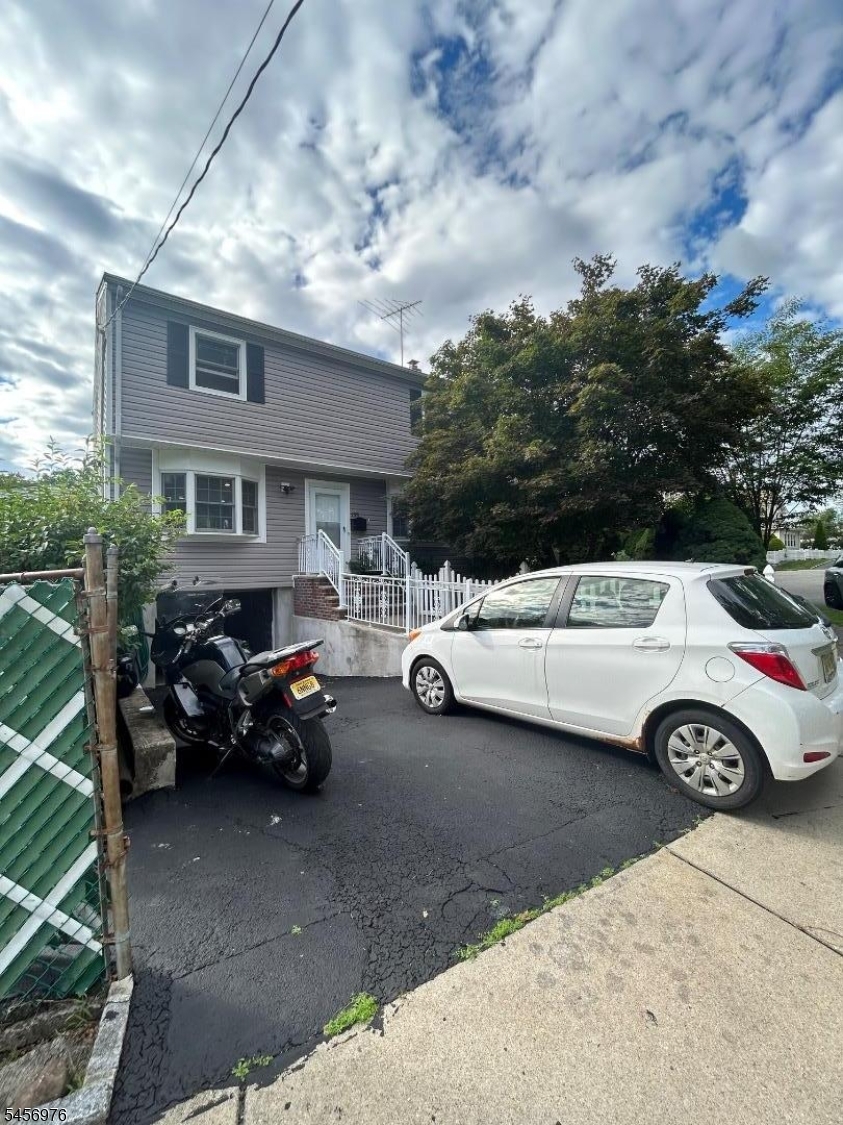 153 Smallwood Ave Property Photo 1