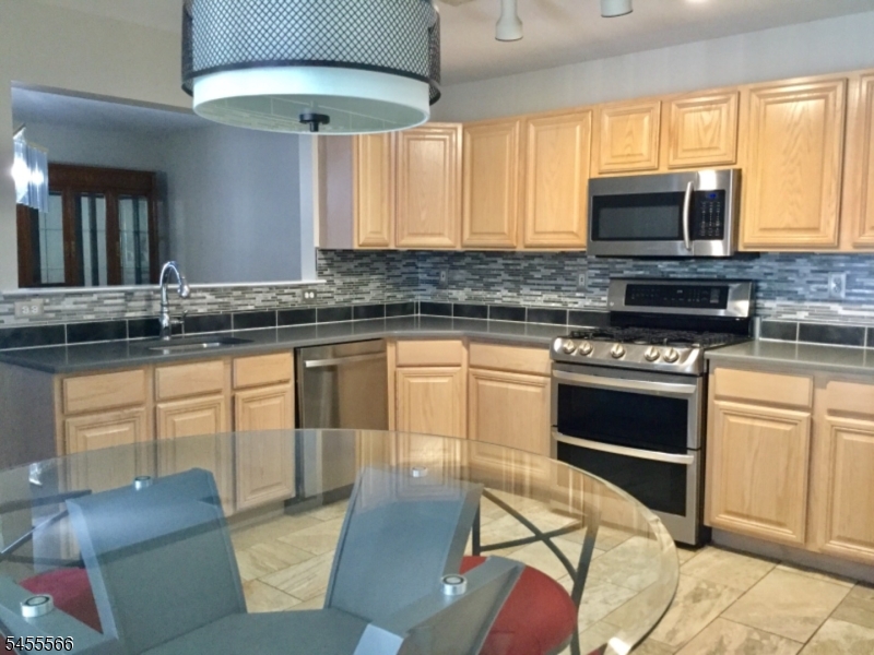 32 Loch Ln Property Photo 9