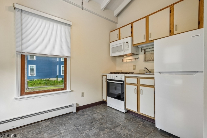 57 Park Ave, Unit B B Property Photo 9