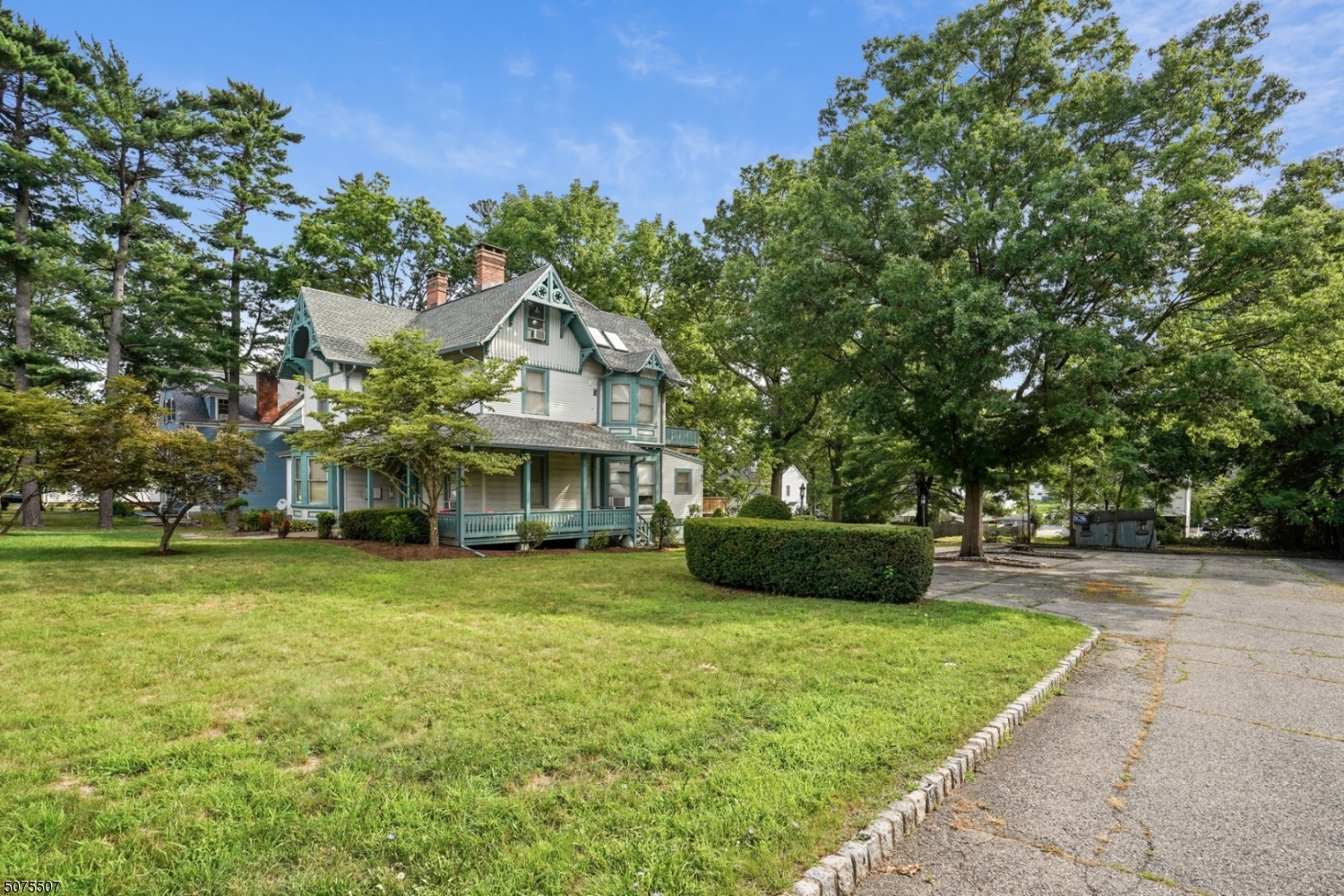 57 Park Ave, Unit B B Property Photo 17