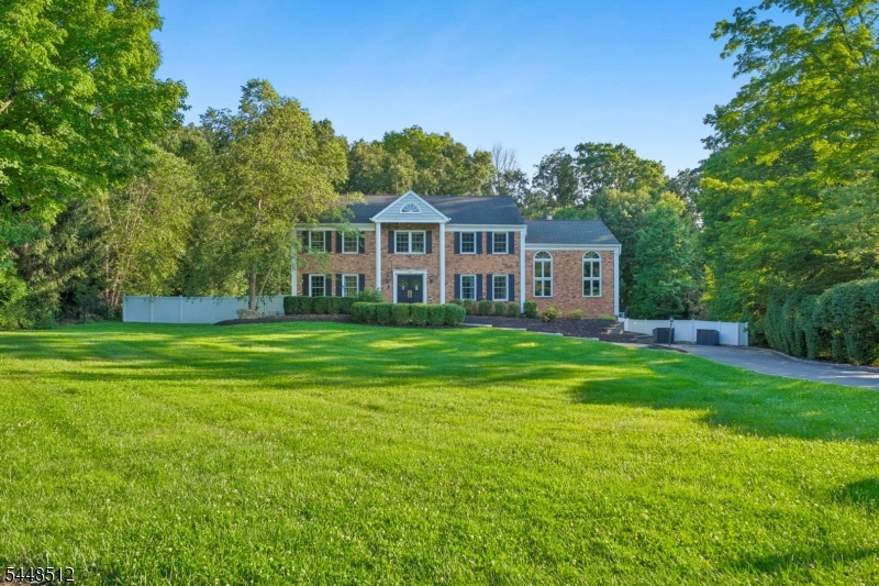 9 Revere Ct Property Photo 4