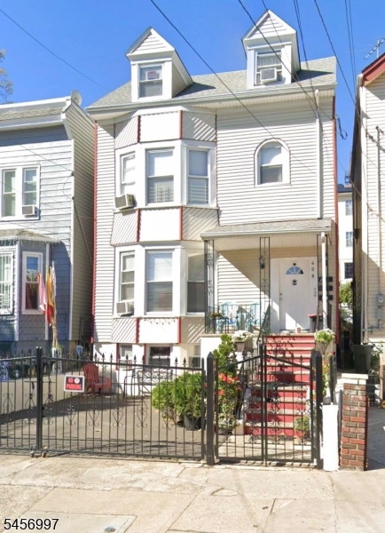 408 Summer Ave 3 Property Photo 1
