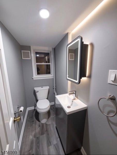 15 Roosevelt St 1 Property Photo 7