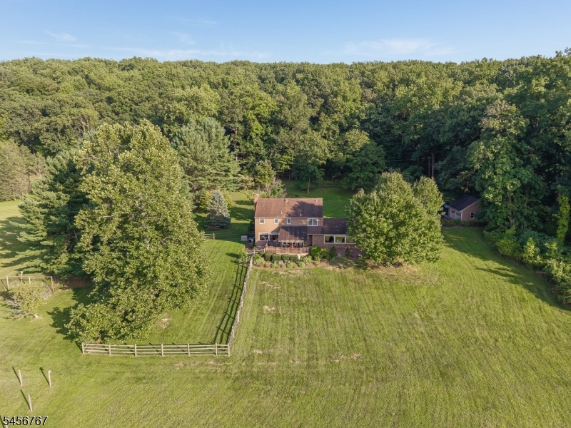 90 Old Farm Rd Property Photo 36