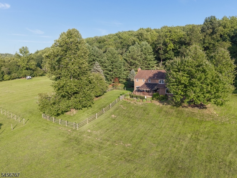 90 Old Farm Rd Property Photo 43