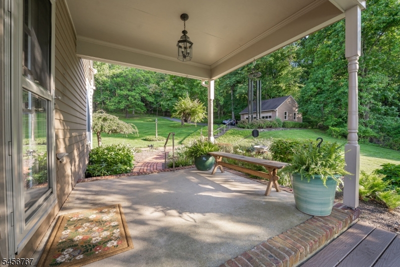 90 Old Farm Rd Property Photo 45