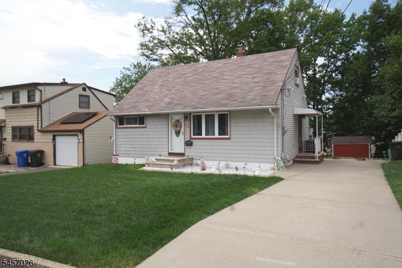 22 Lowell St Property Photo 3