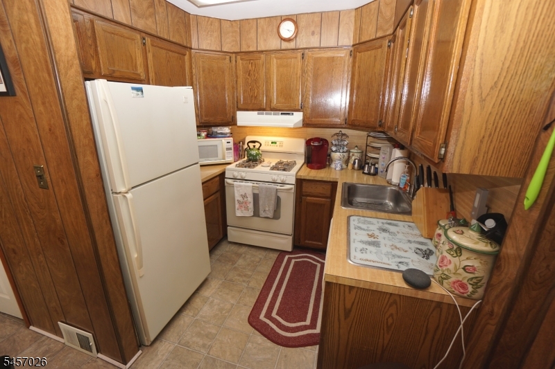 22 Lowell St Property Photo 9