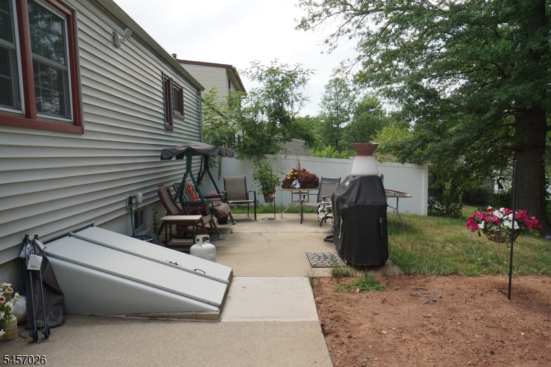22 Lowell St Property Photo 20