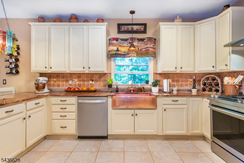 5 Kingston Ct Property Photo 11