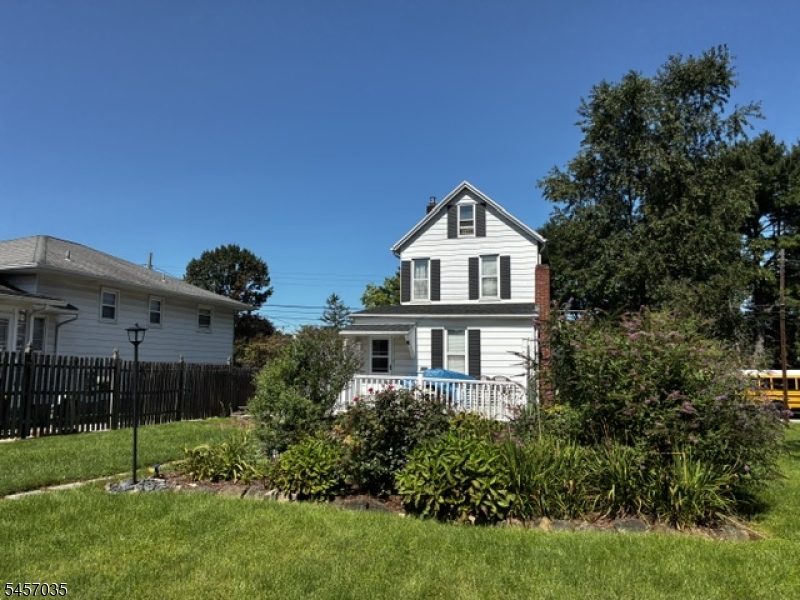 306 Aurora St Property Photo 2