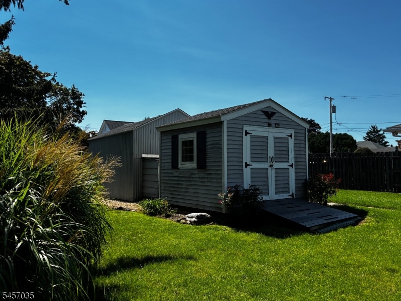 306 Aurora St Property Photo 5