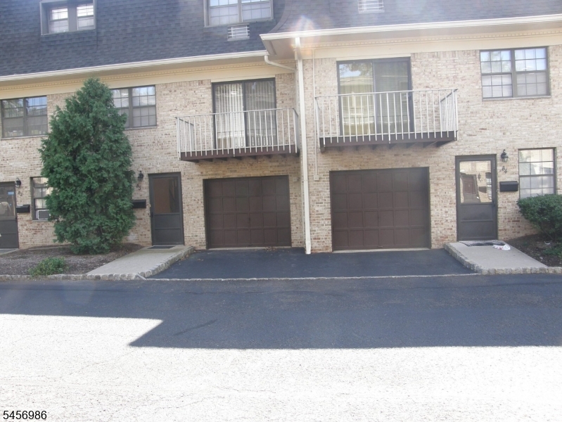 768 Springfield Ave 3 Property Photo 19