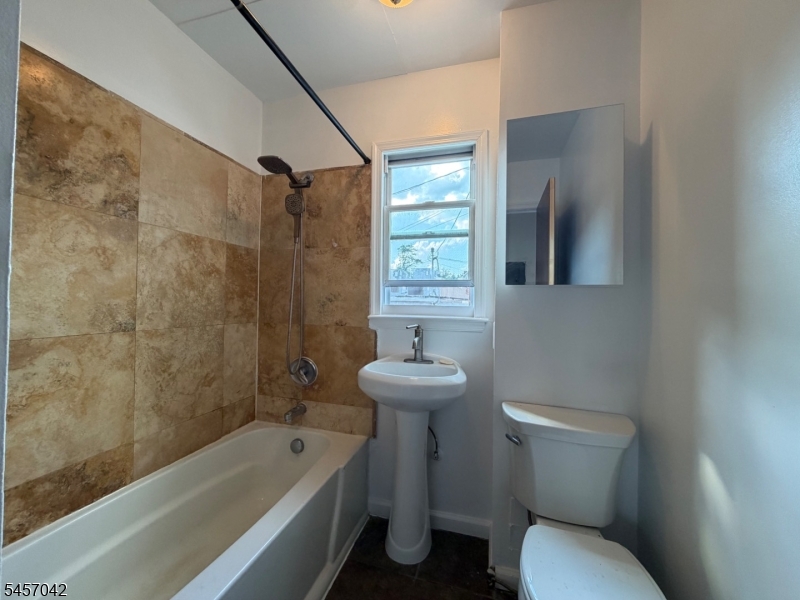 386 Washington St Property Photo 10
