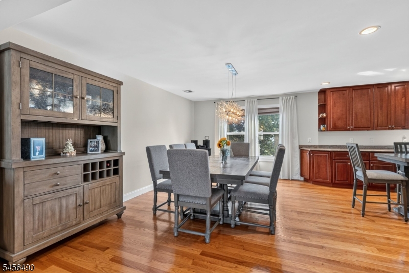 12 Washington Pl Property Photo 5