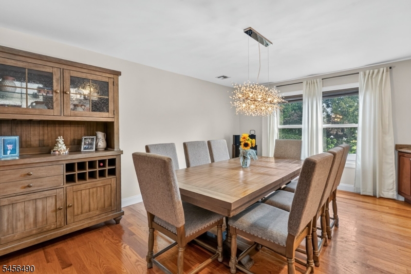 12 Washington Pl Property Photo 6