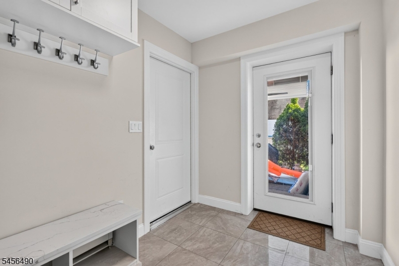 12 Washington Pl Property Photo 20