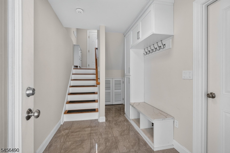 12 Washington Pl Property Photo 21
