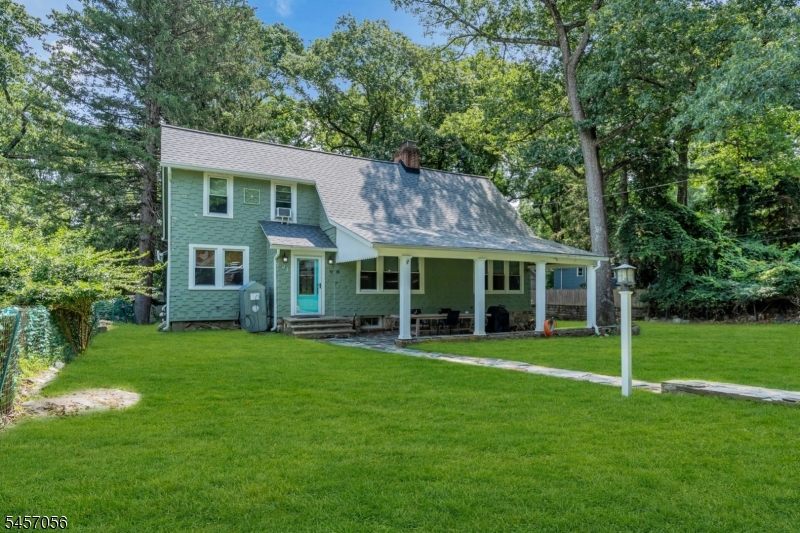 43 Maxim Dr Property Photo 2
