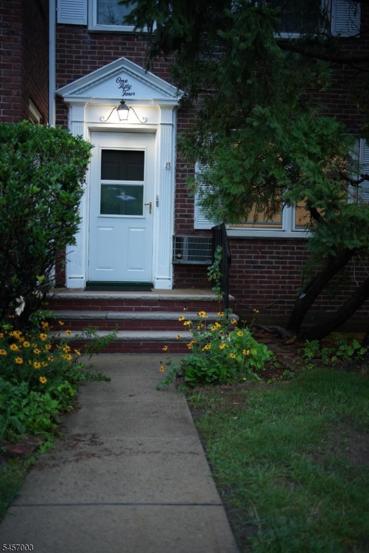 154 Boyden Avenue Property Photo 1