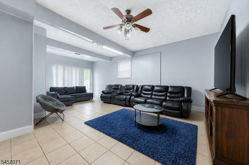 524 Lloyd Rd Property Photo 3