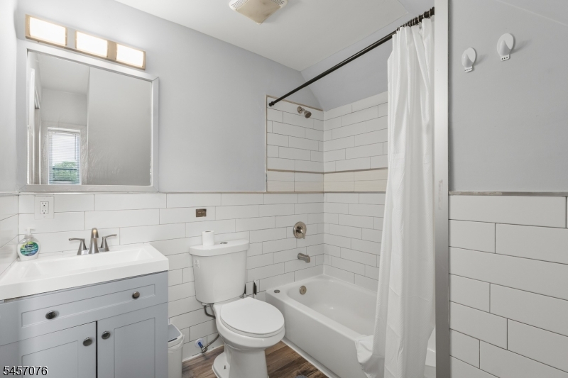 53 2nd Ave 3 Property Photo 10