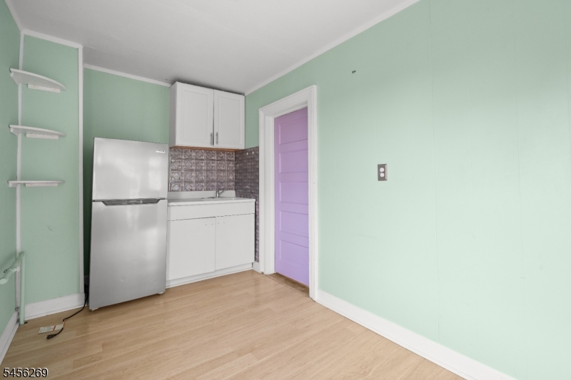 36 W Somerset St Property Photo 9