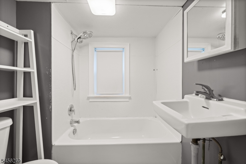 36 W Somerset St Property Photo 12