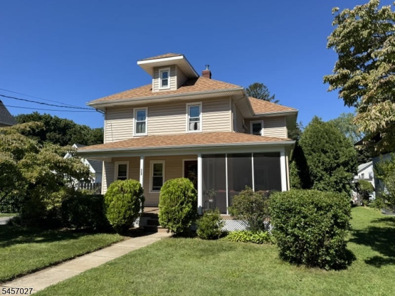 21 Eyland Ave Property Photo 1