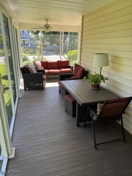 21 Eyland Ave Property Photo 4