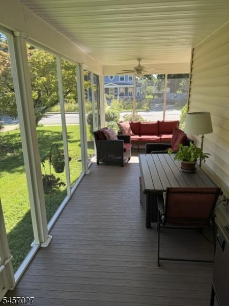 21 Eyland Ave Property Photo 5