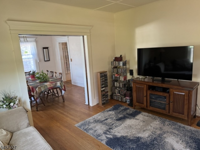 21 Eyland Ave Property Photo 15