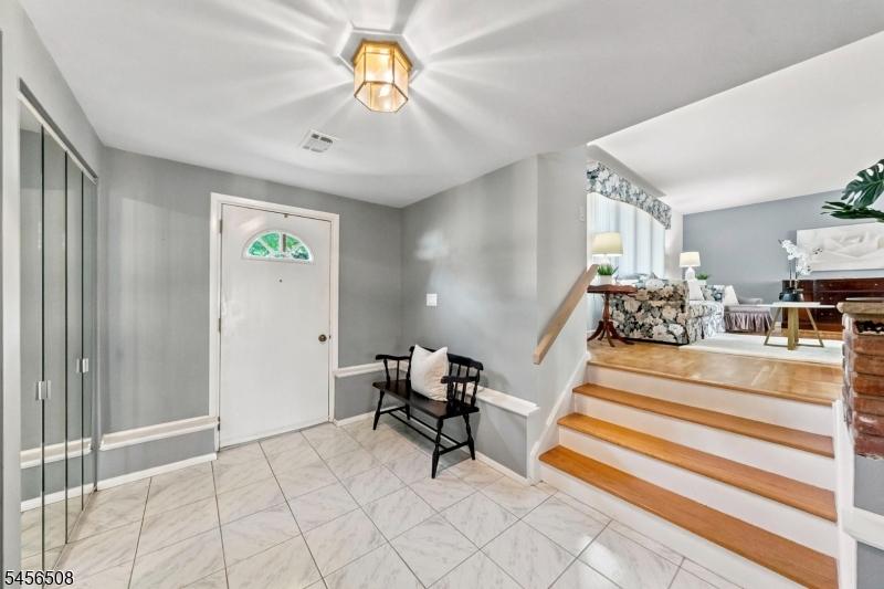 33 Waling Dr Property Photo 2