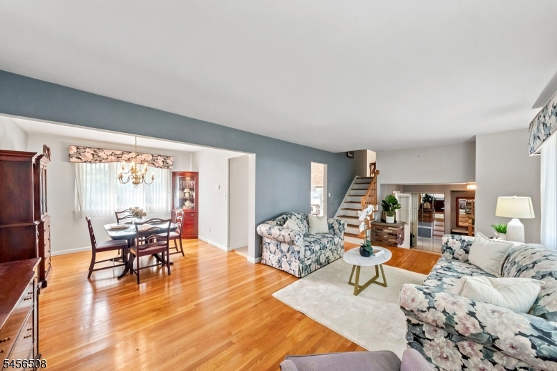 33 Waling Dr Property Photo 6