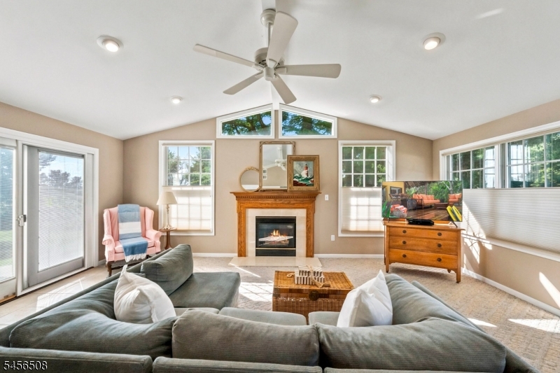 33 Waling Dr Property Photo 14