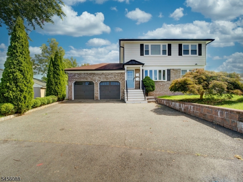 1091 Alfieri Ct Property Photo 2