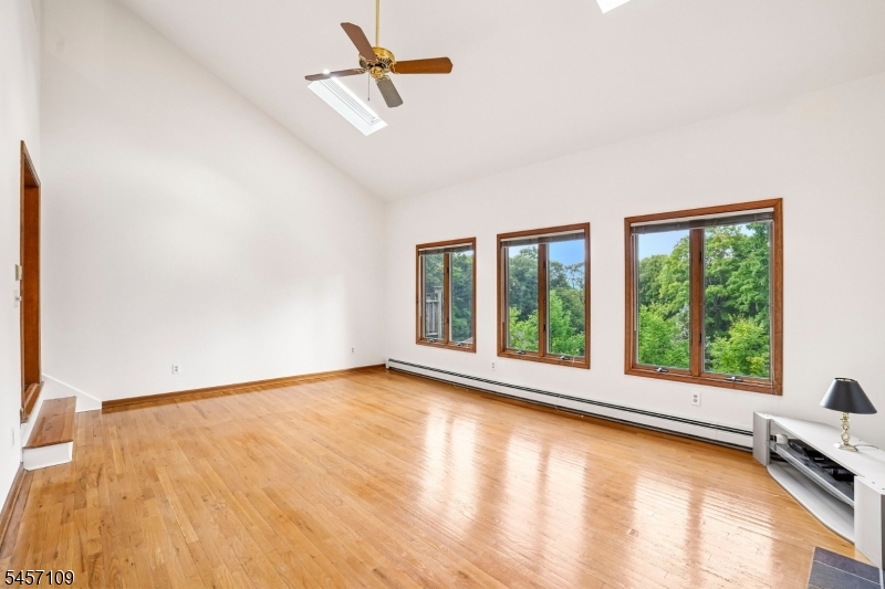 9 Ross Rd Property Photo 4