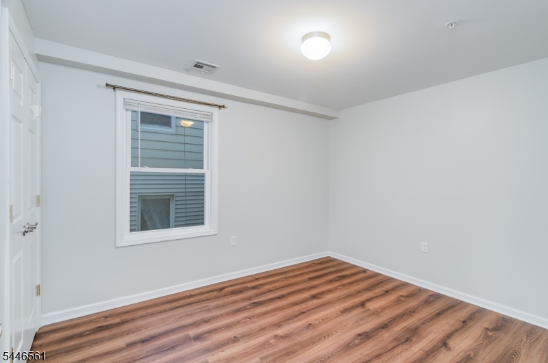148 Oakwood Ave Property Photo 8