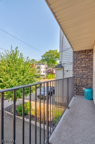 148 Oakwood Ave Property Photo 17